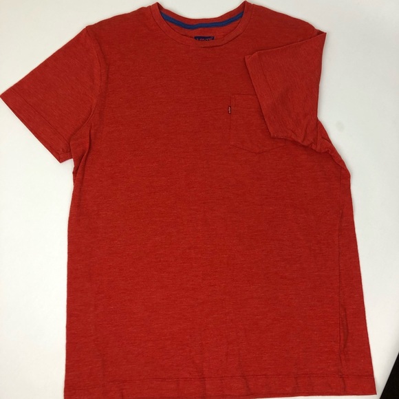 Levi’s red tee shirt w/ front left pocket - Picture 2 of 7